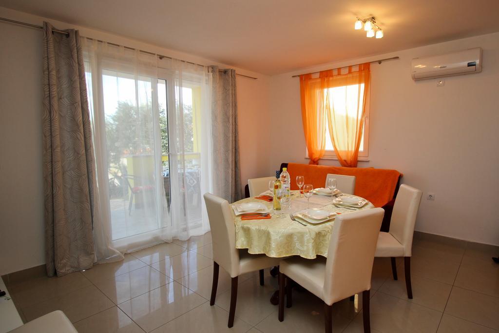 Apartments Koritnik Punat Rom bilde